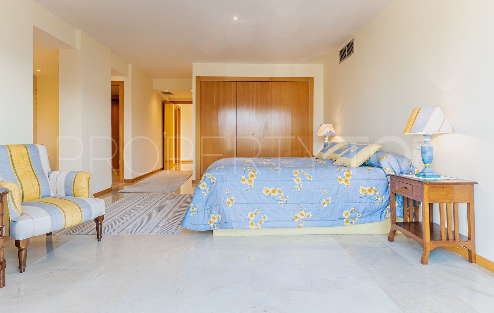 Atico duplex en venta con 4 dormitorios en Guadalmina Alta