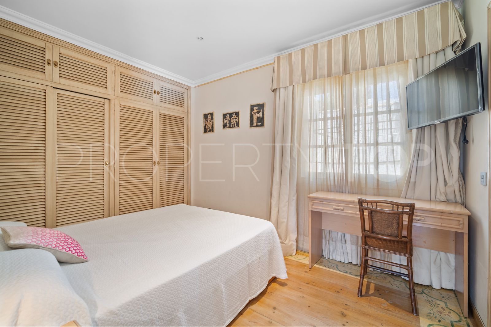 Comprar villa en Guadalmina Alta con 6 dormitorios
