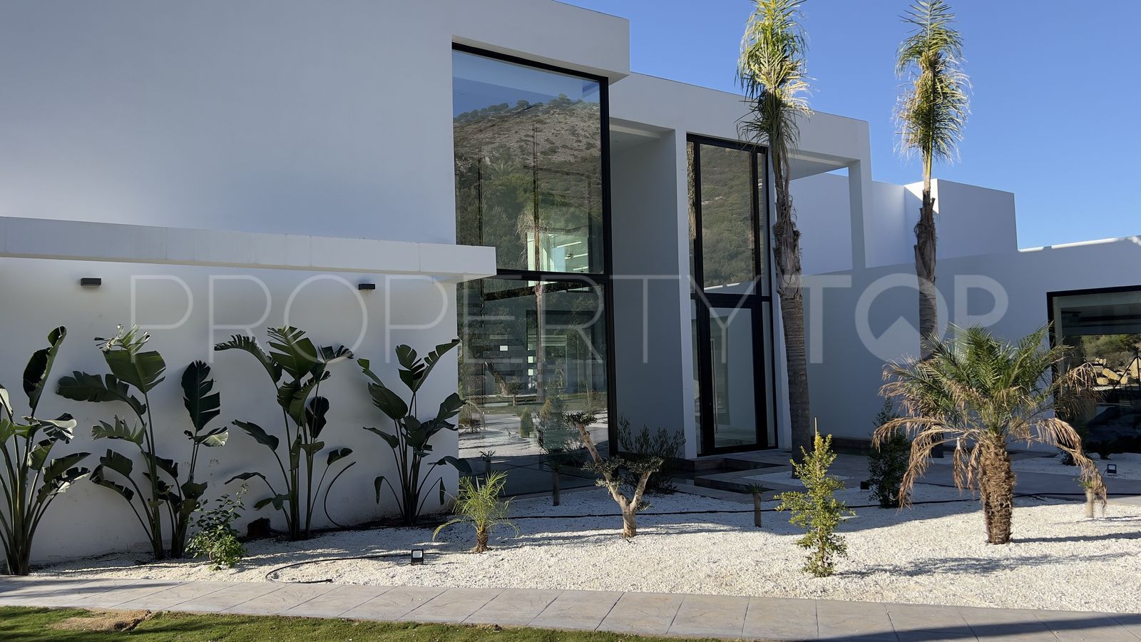 For sale villa in Marbella Club Hills with 5 bedrooms