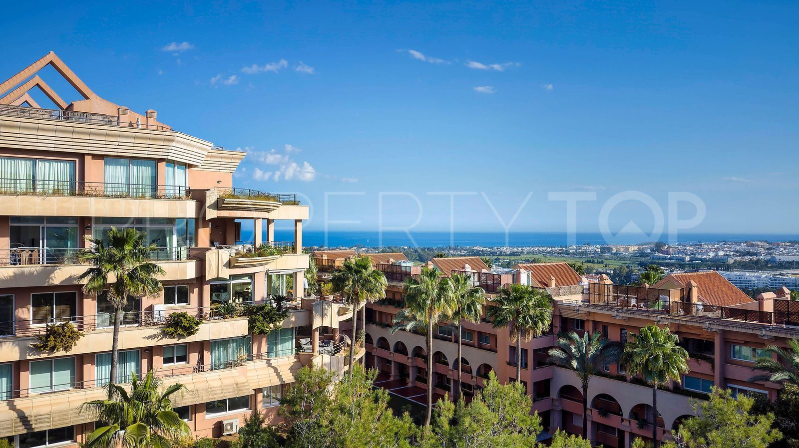 Se vende apartamento con 3 dormitorios en Magna Marbella