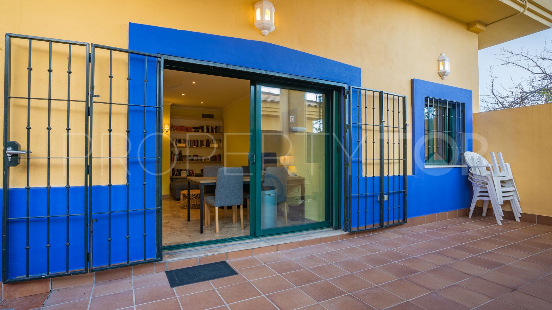 Apartamento planta baja en venta en San Pedro de Alcantara de 2 dormitorios