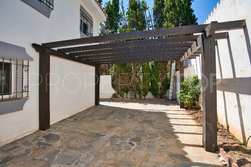 Las Chapas villa for sale
