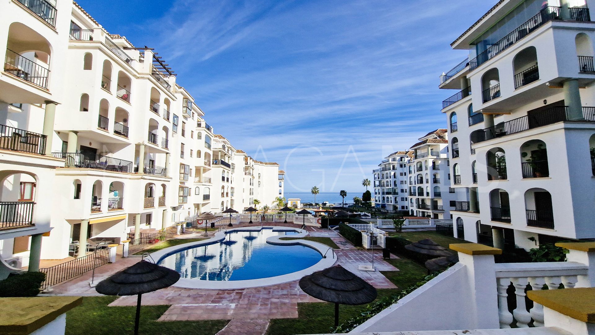 La Duquesa ground floor apartment for sale