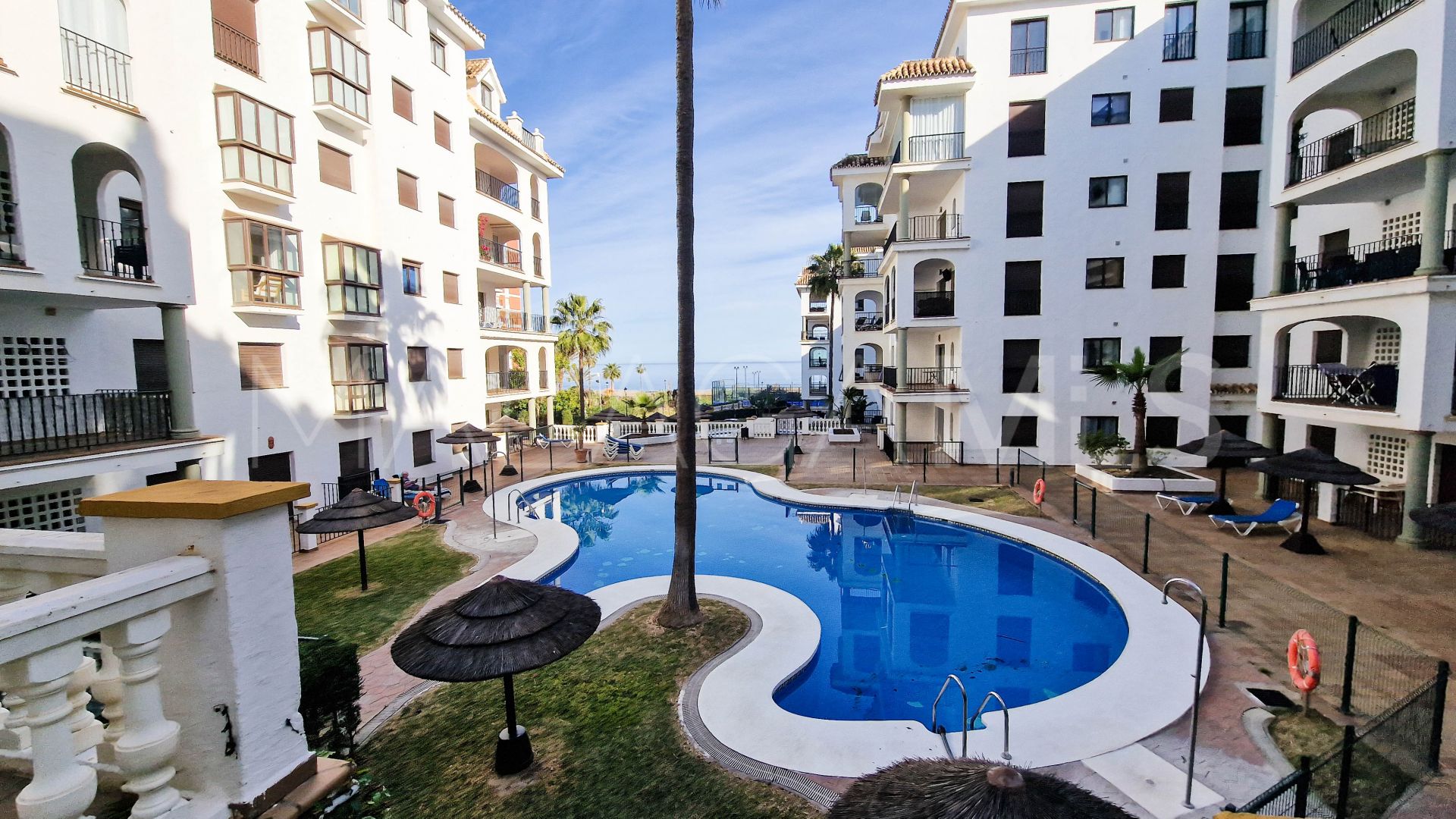 La Duquesa ground floor apartment for sale