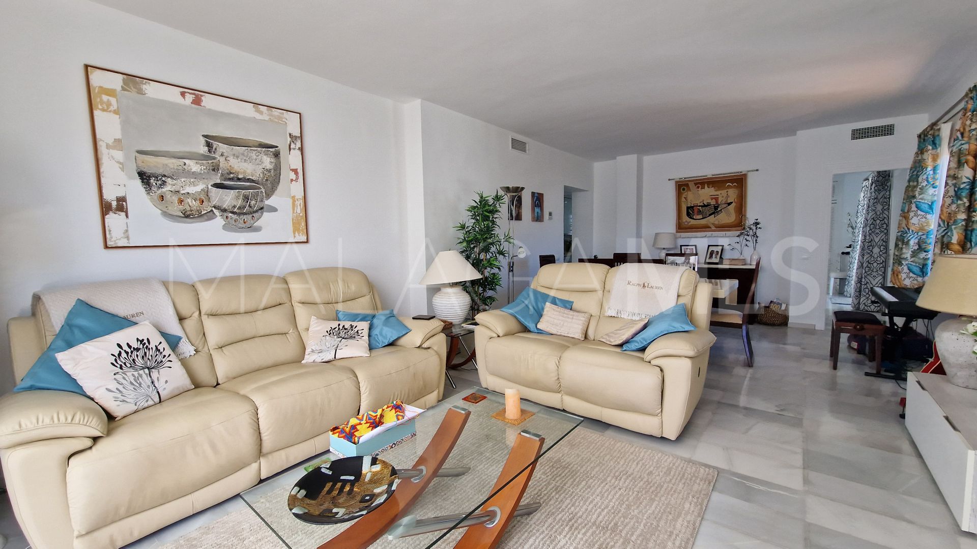 For sale penthouse in Alcazaba Beach