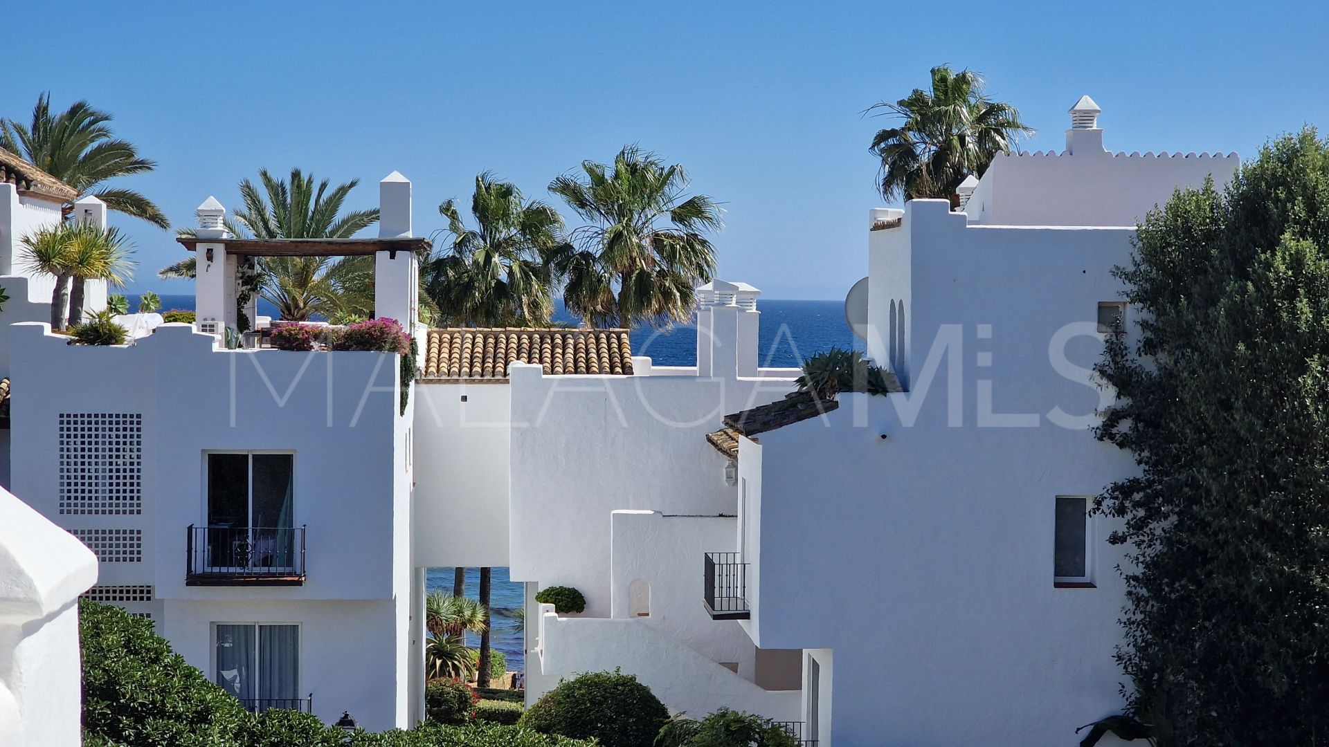 For sale penthouse in Alcazaba Beach