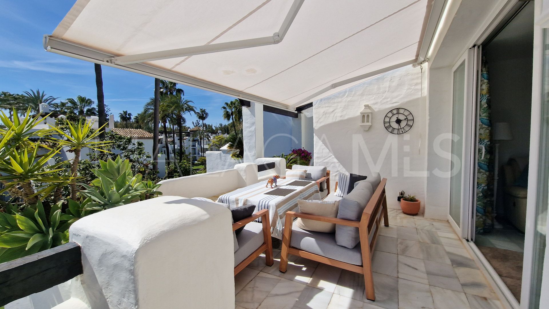 For sale penthouse in Alcazaba Beach