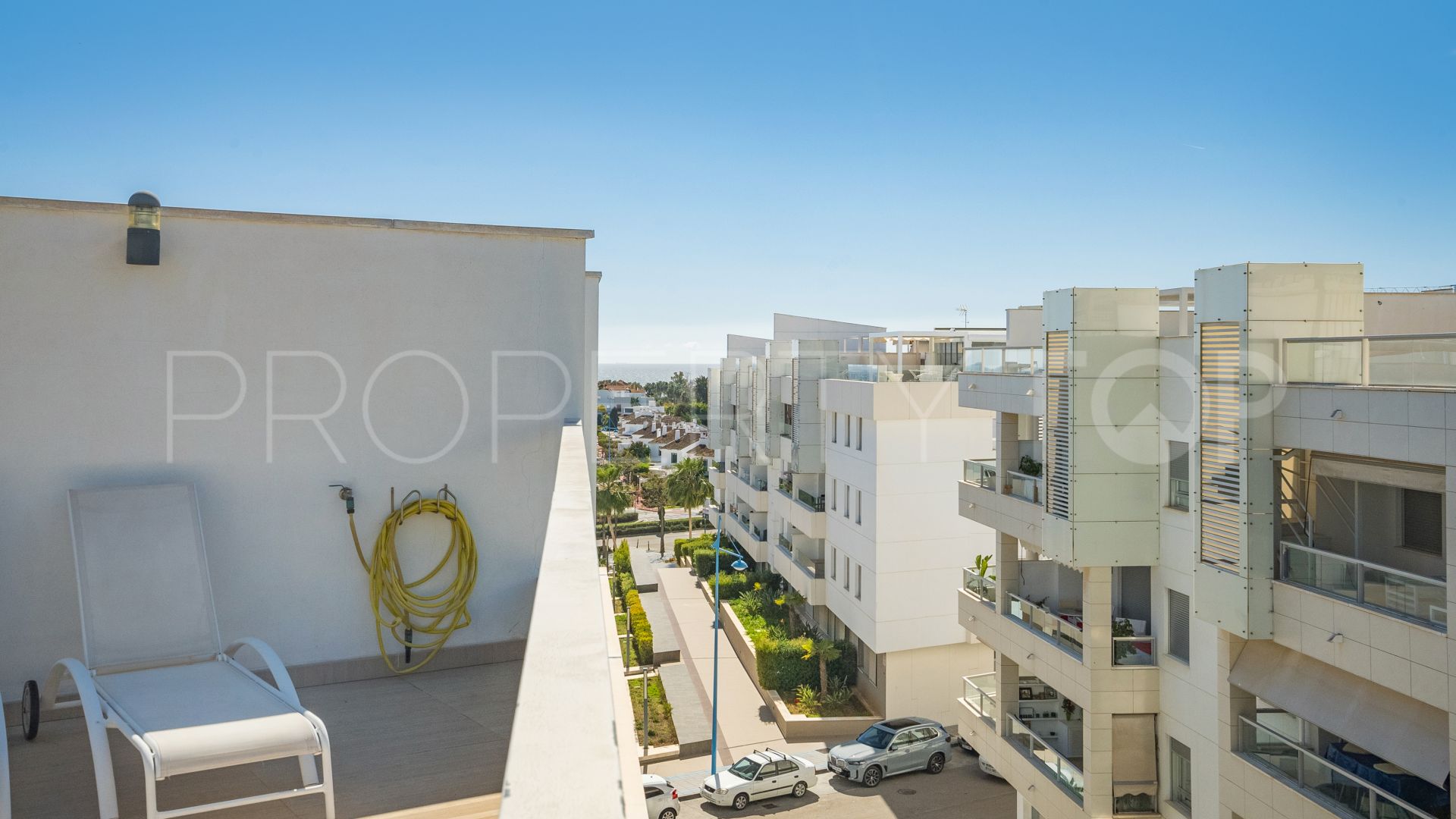 Buy duplex penthouse in San Pedro de Alcantara with 3 bedrooms