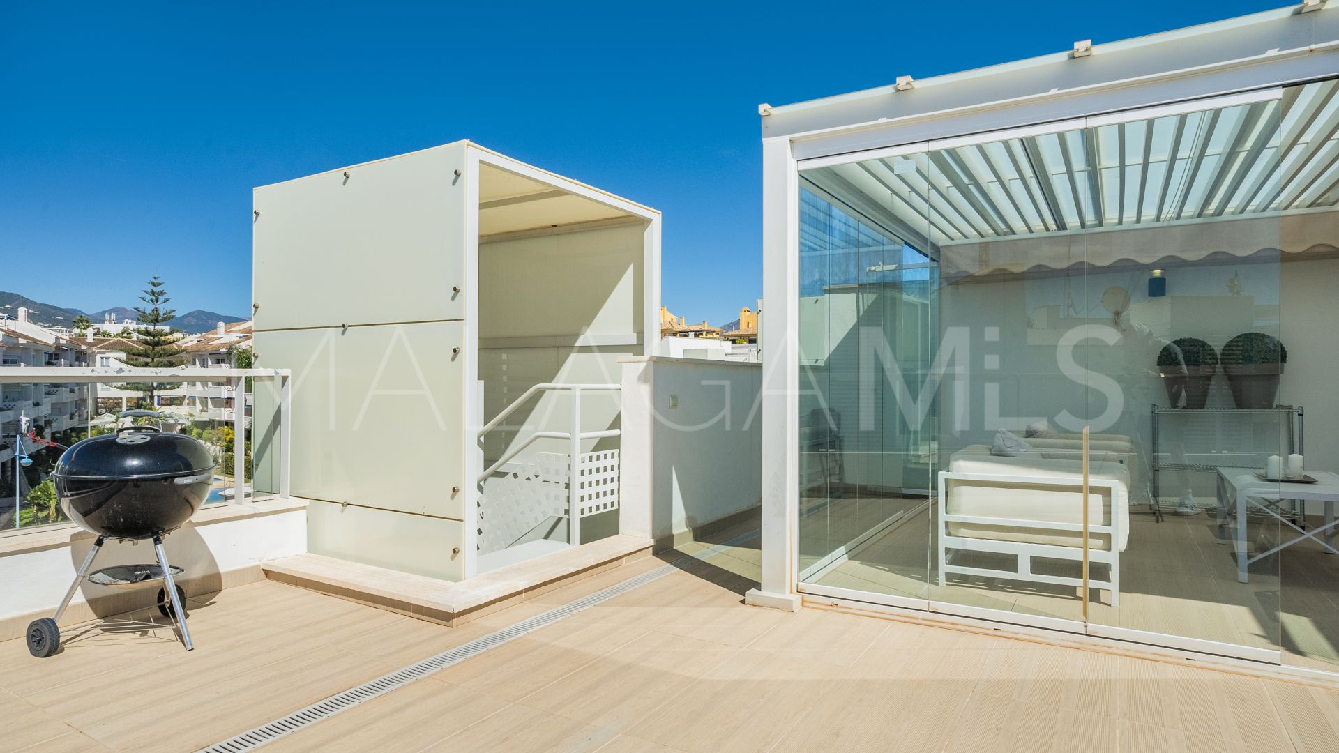 Duplex penthouse for sale in San Pedro de Alcantara with 3 bedrooms