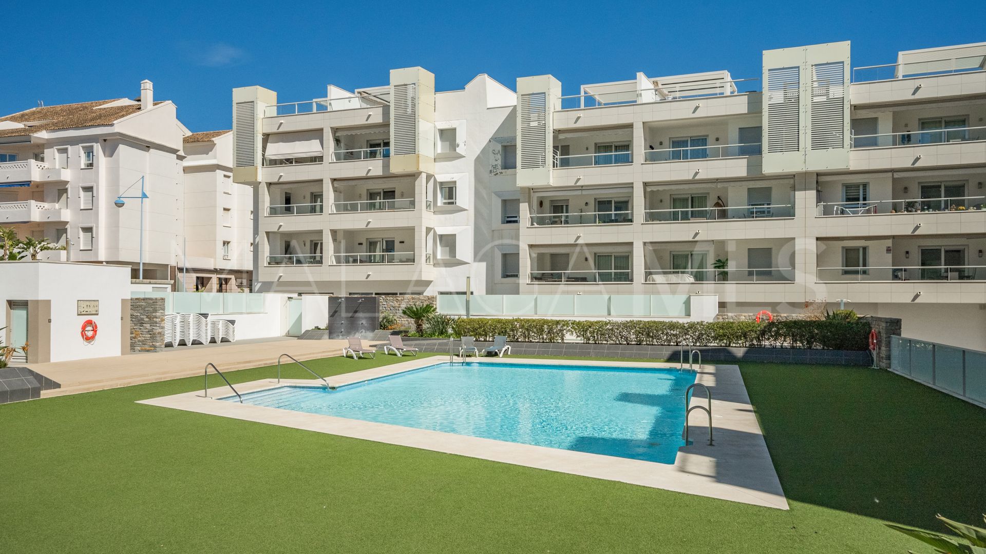 Duplex penthouse for sale in San Pedro de Alcantara with 3 bedrooms