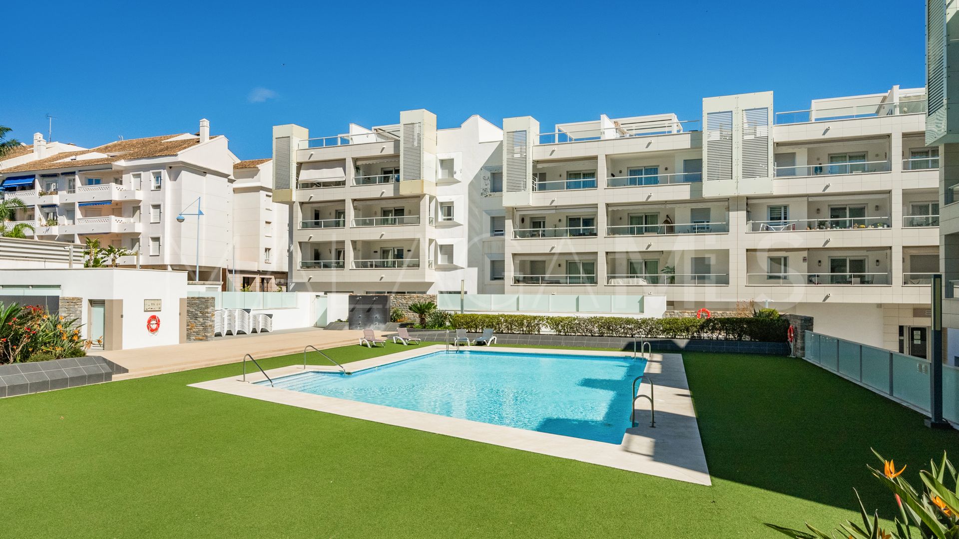 Duplex penthouse for sale in San Pedro de Alcantara with 3 bedrooms