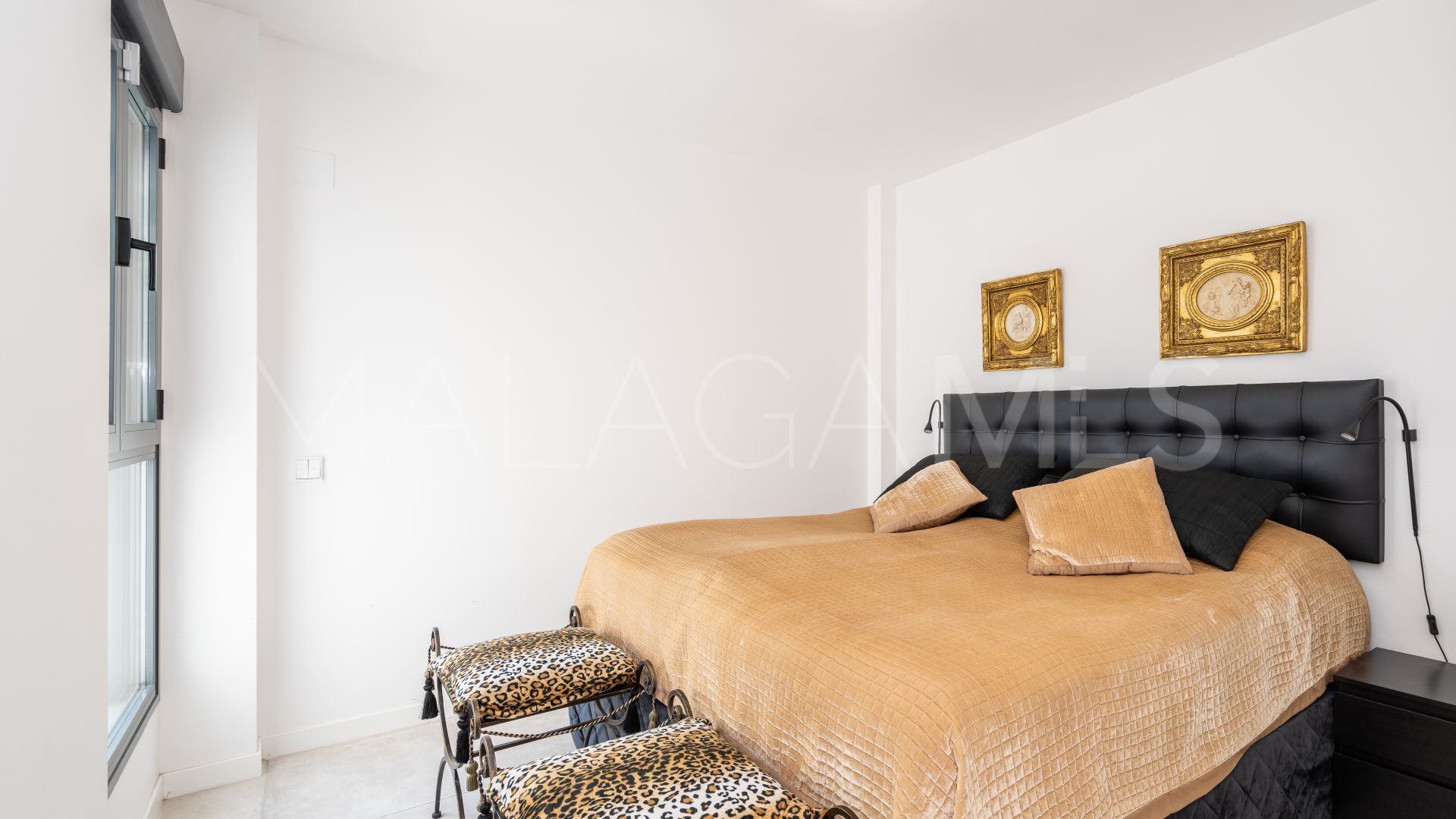 Buy 3 bedrooms apartment in Estepona