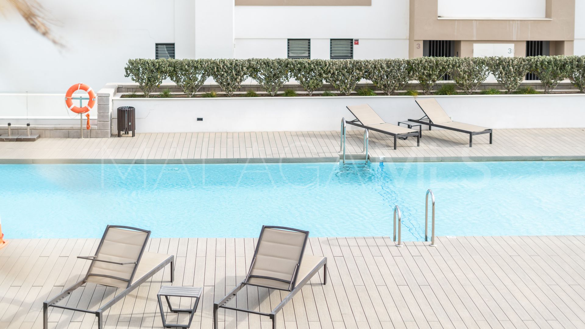 Buy 3 bedrooms apartment in Estepona