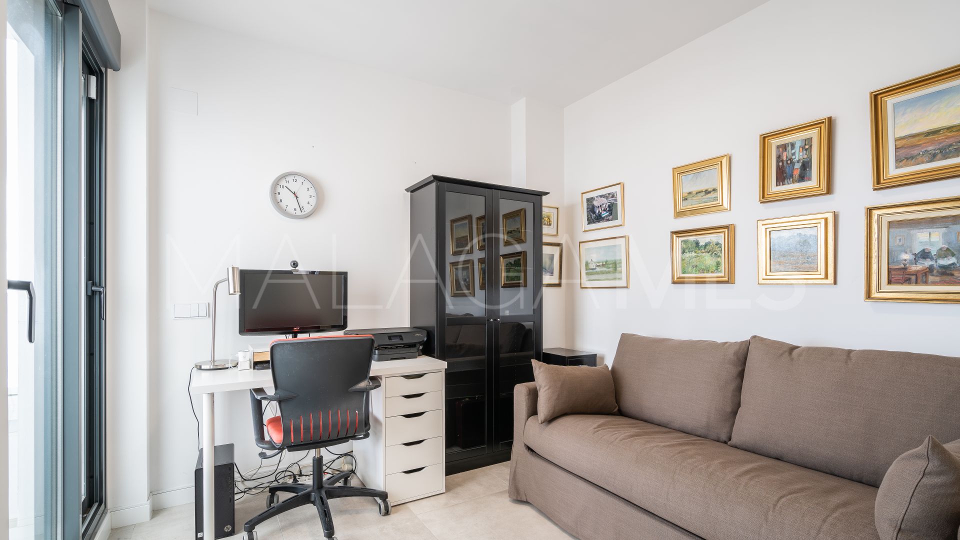 Buy 3 bedrooms apartment in Estepona