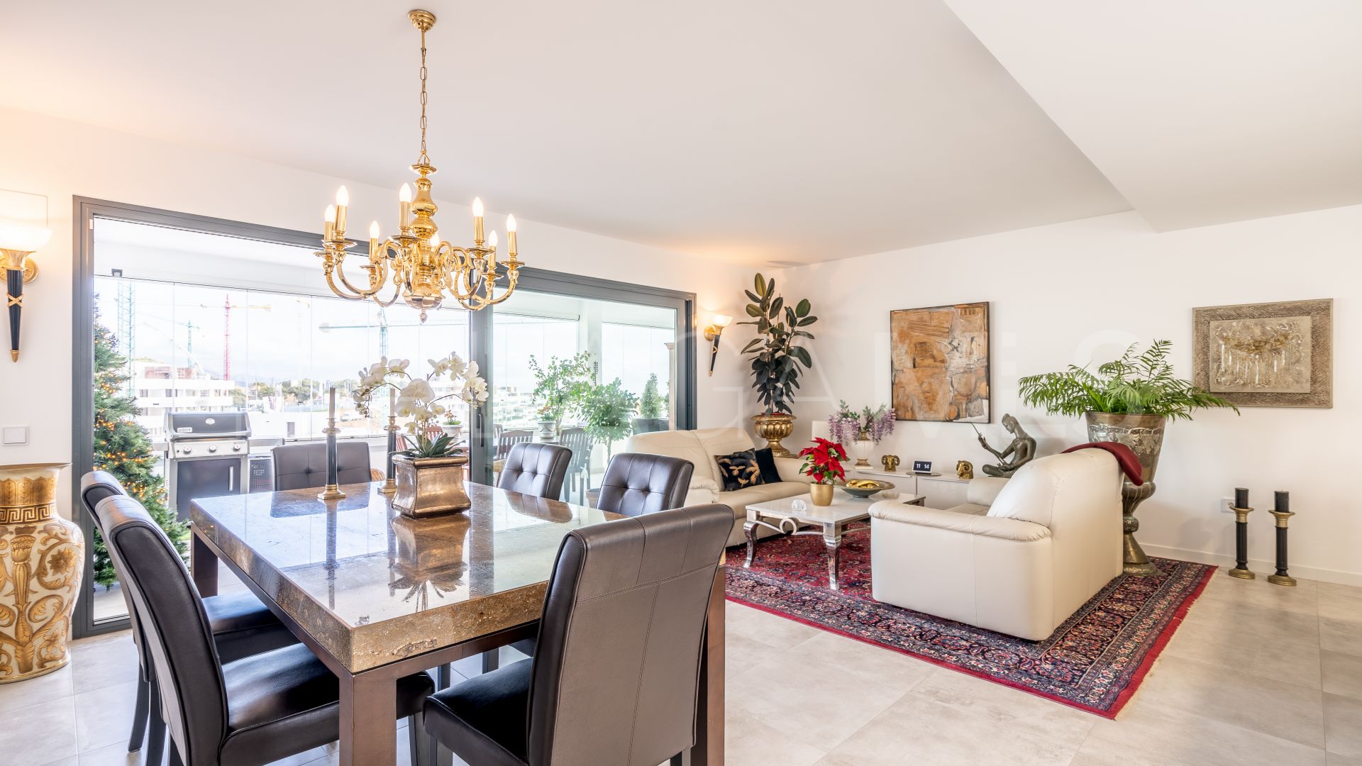 Buy 3 bedrooms apartment in Estepona