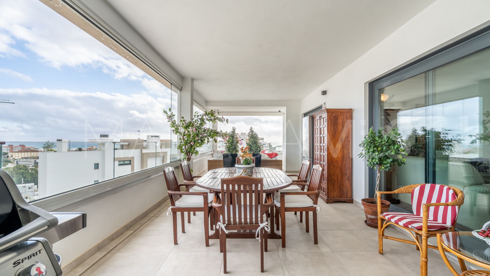 Buy 3 bedrooms apartment in Estepona