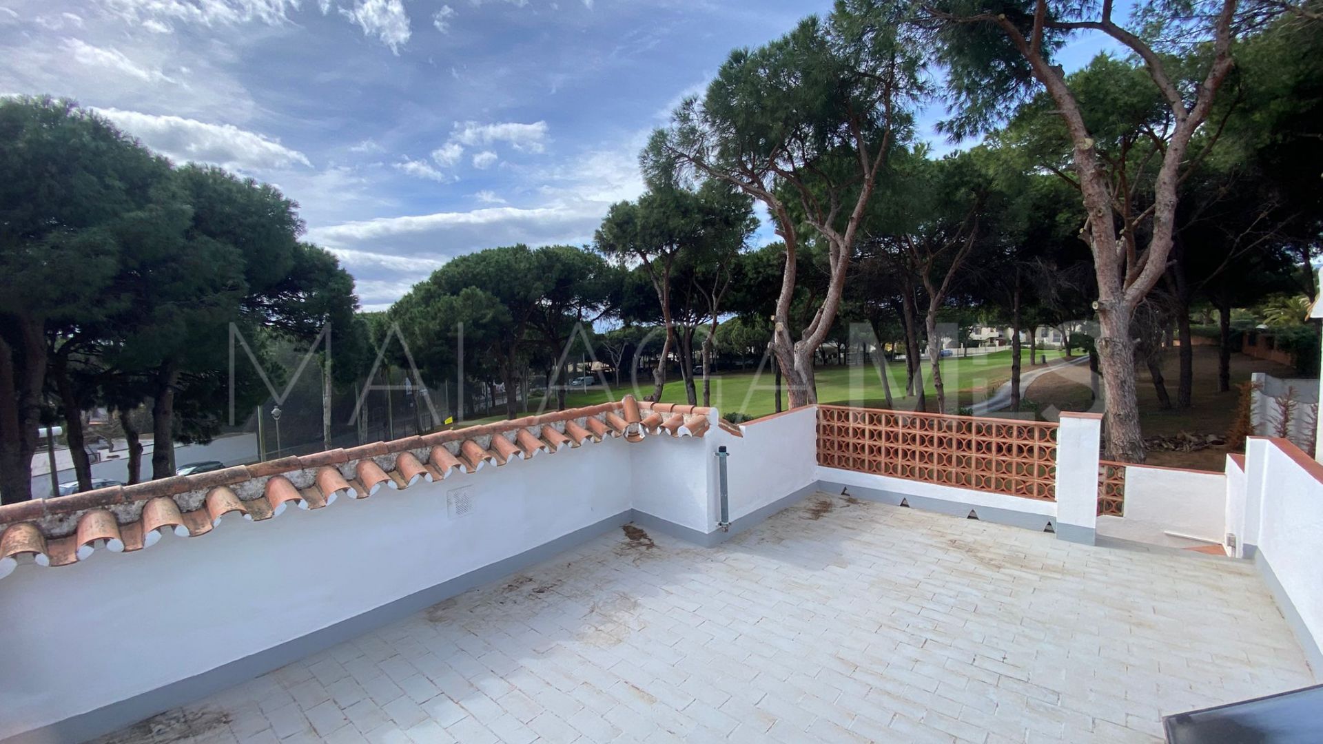 Villa for sale in Artola