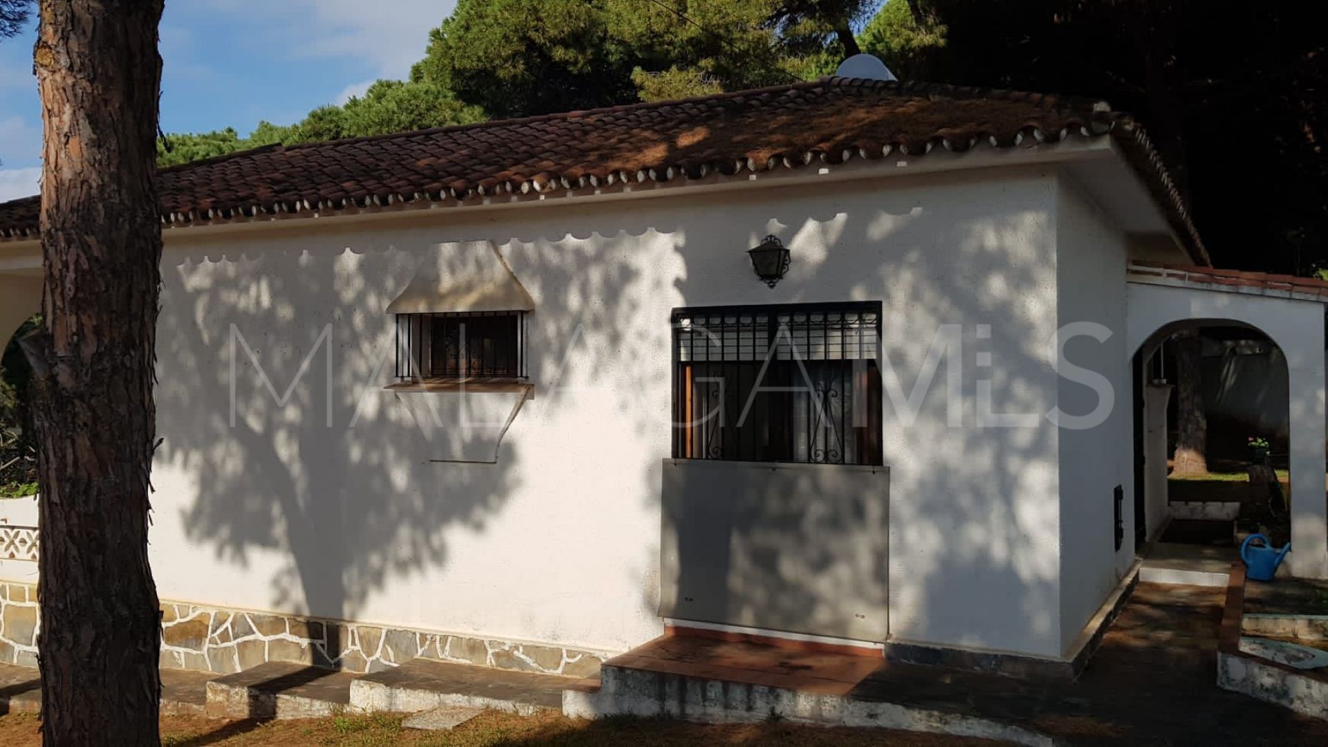 Villa for sale in Artola