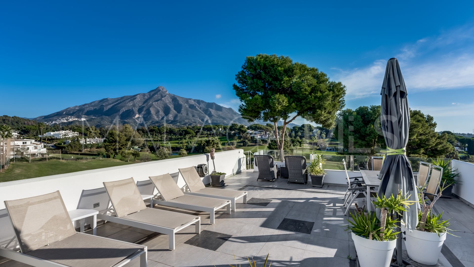 Atico a la venta in Nueva Andalucia de 2 bedrooms