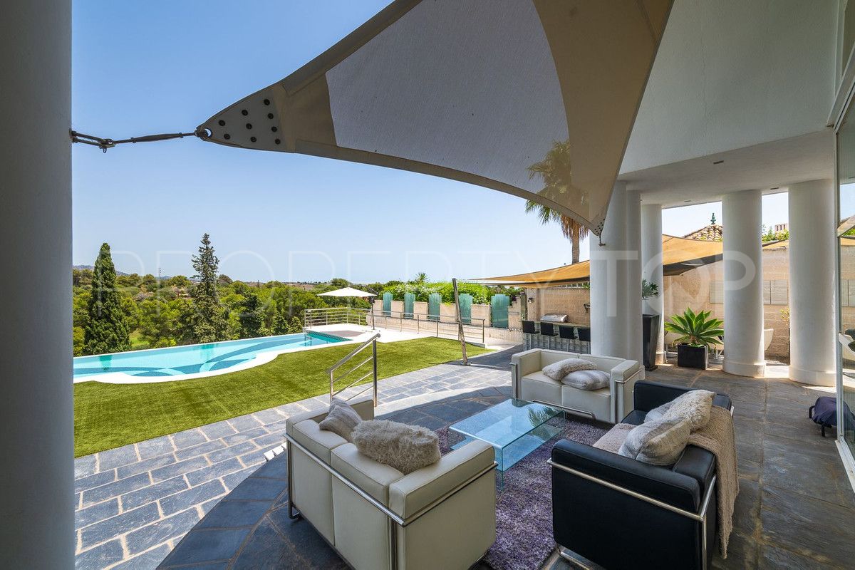 Villa con 6 dormitorios en venta en Nueva Andalucia