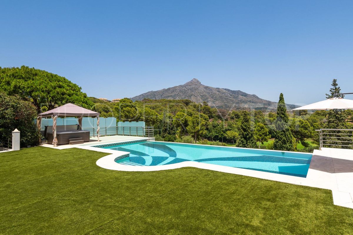 Villa with 6 bedrooms for sale in Nueva Andalucia