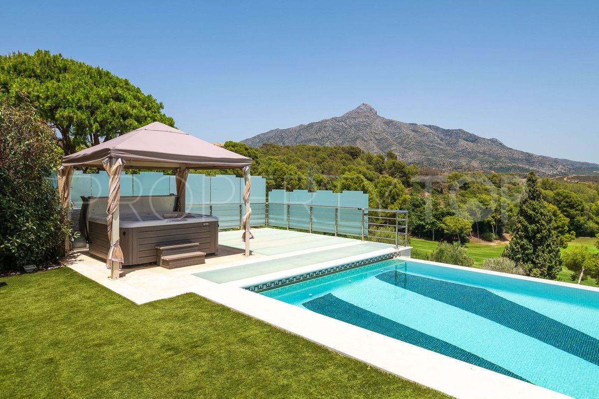 Villa with 6 bedrooms for sale in Nueva Andalucia