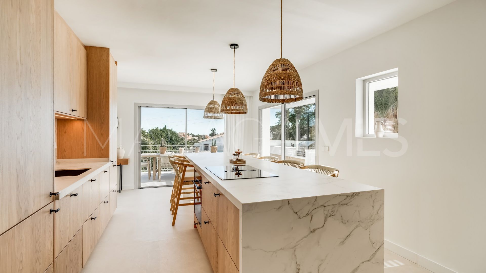 Villa for sale in Nueva Andalucia