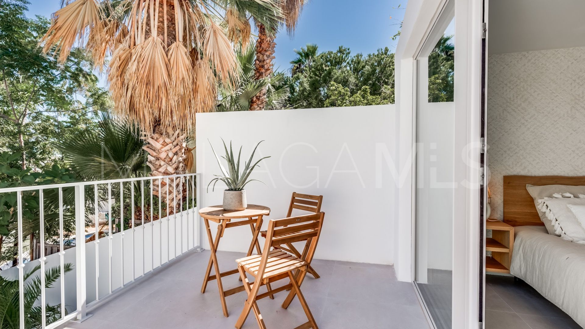 Villa for sale in Nueva Andalucia
