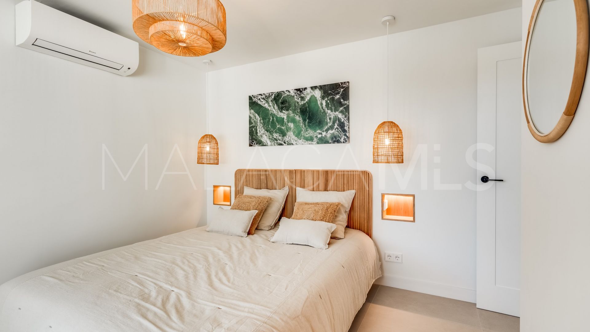 Villa for sale in Nueva Andalucia