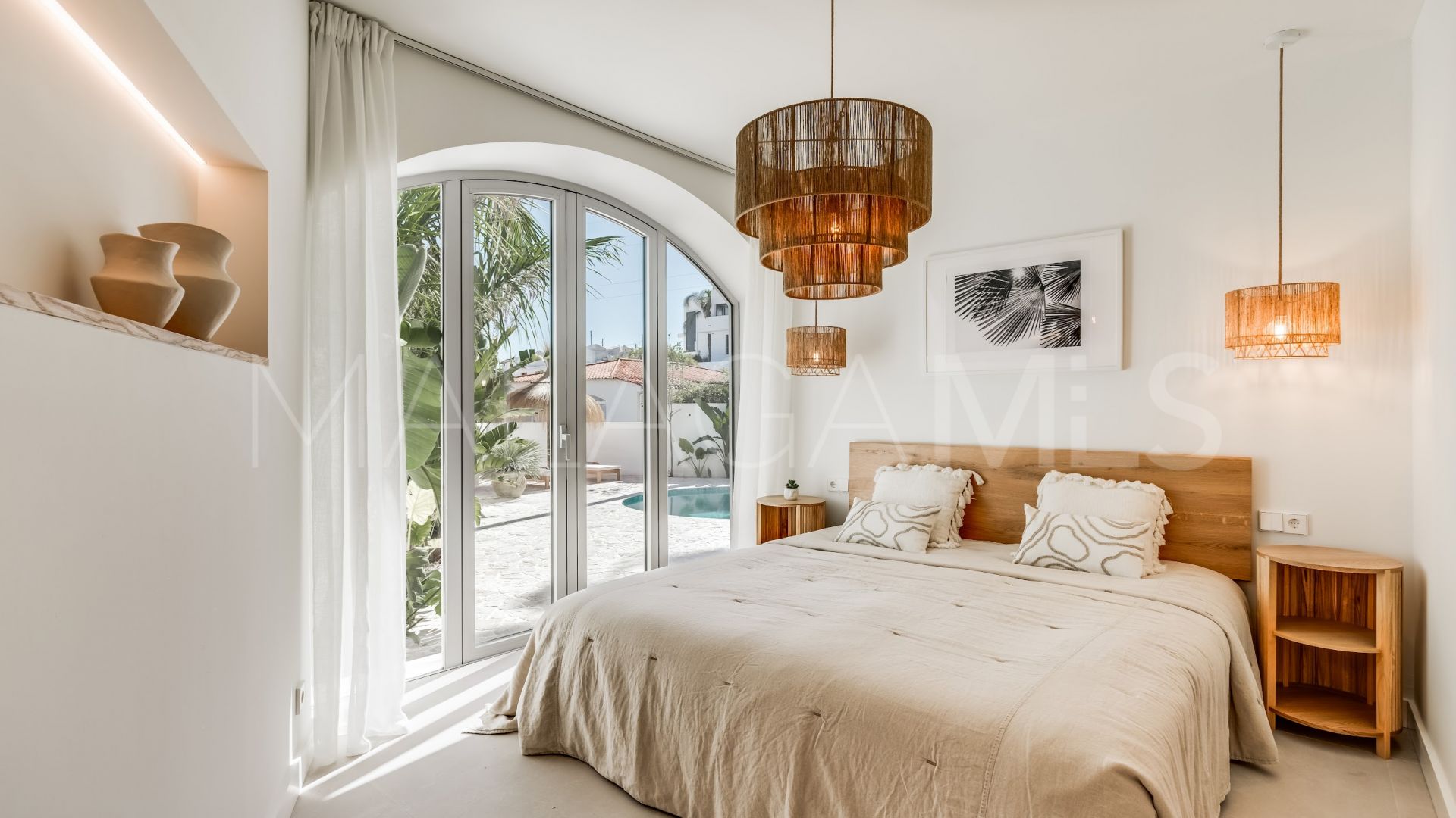 Villa for sale in Nueva Andalucia