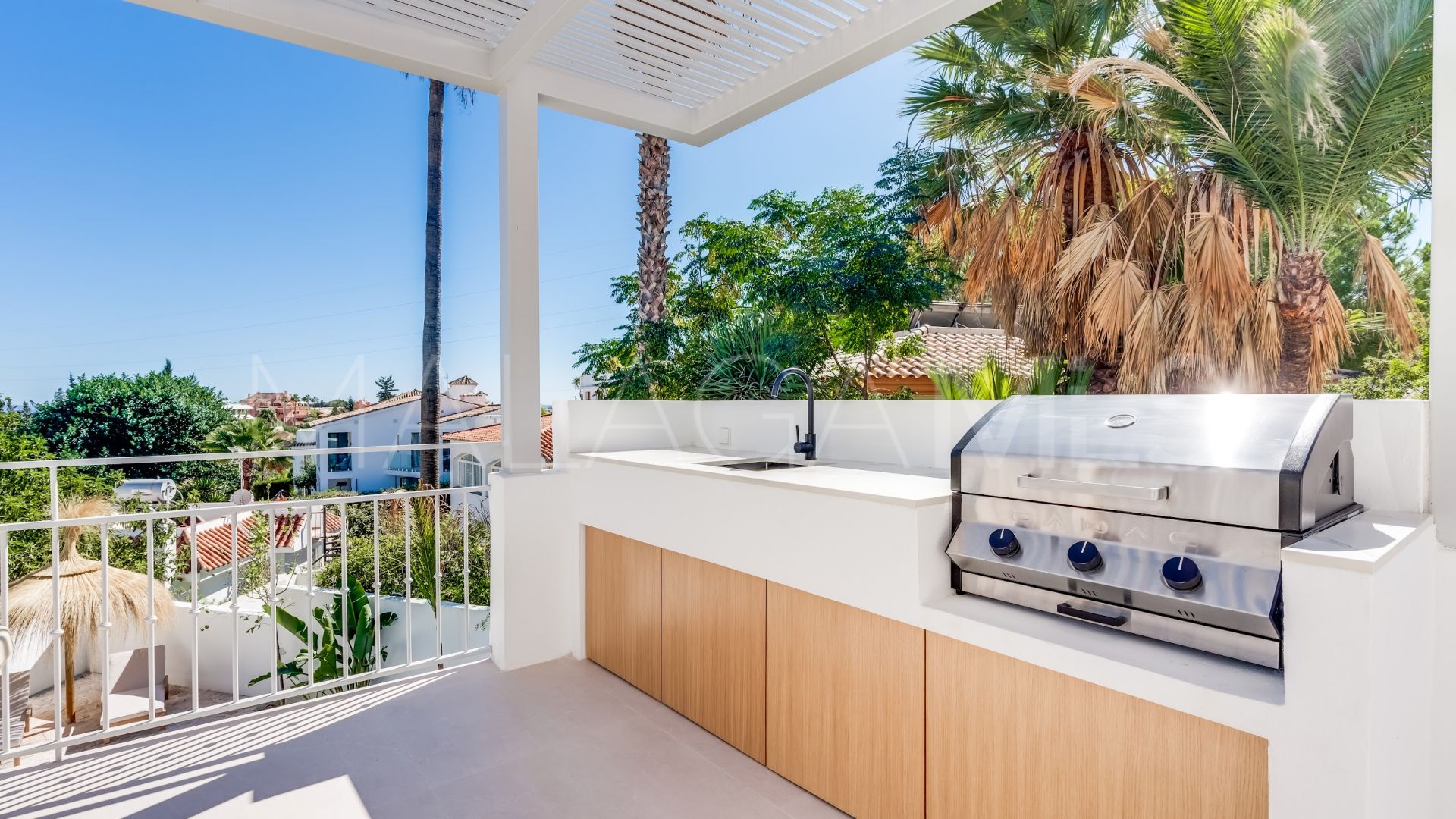 Villa for sale in Nueva Andalucia