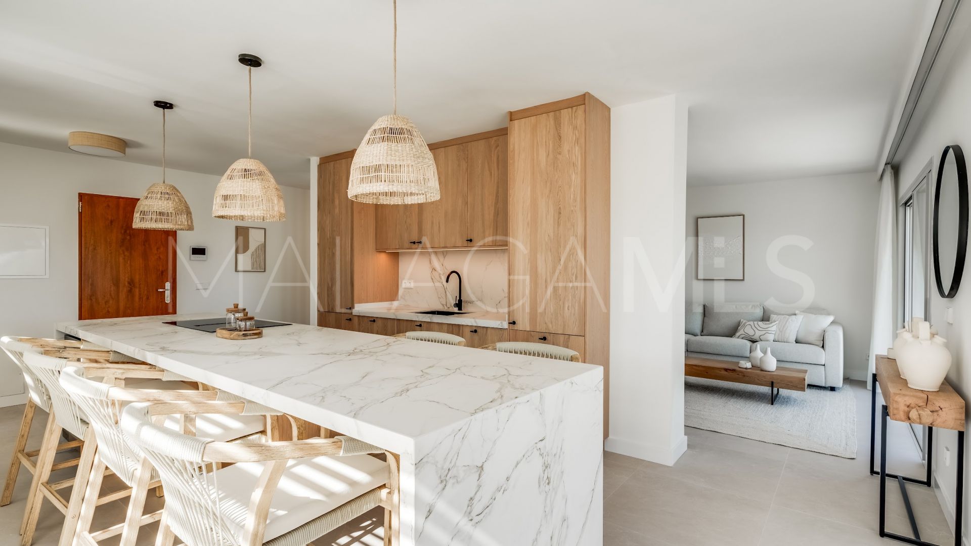 Villa for sale in Nueva Andalucia