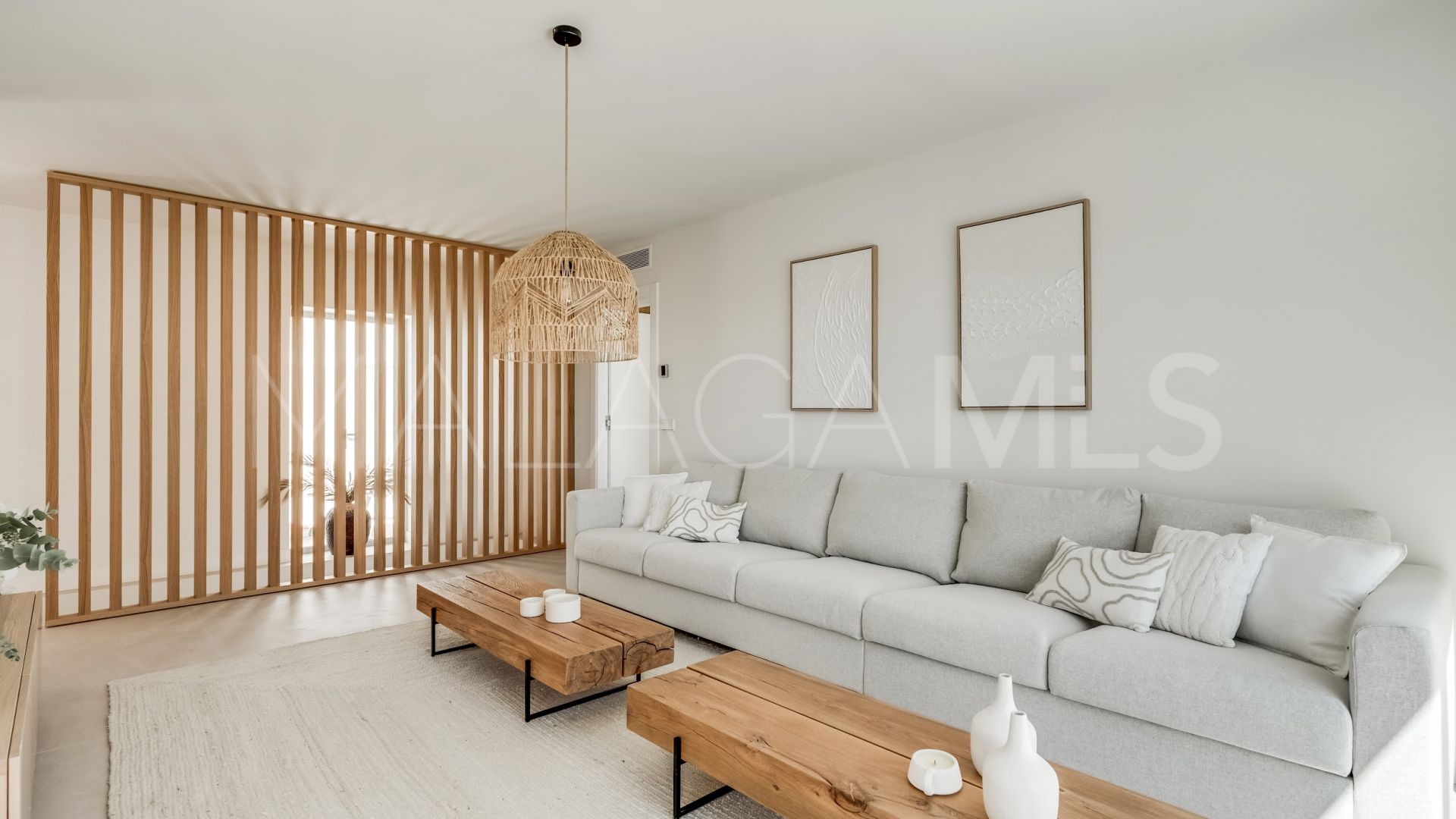 Villa for sale in Nueva Andalucia