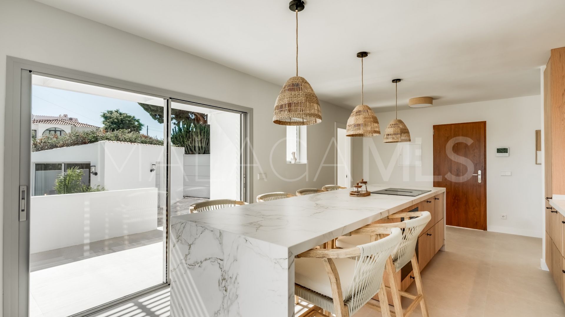 Villa for sale in Nueva Andalucia