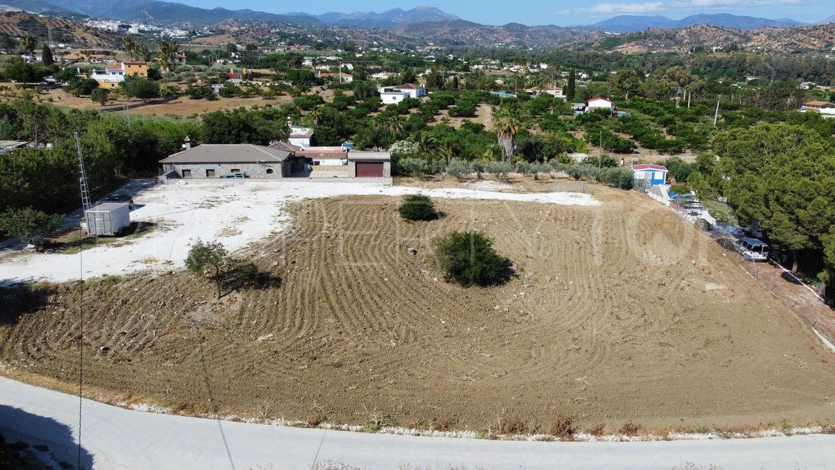 Cortijo de 3 dormitorios a la venta en Coin