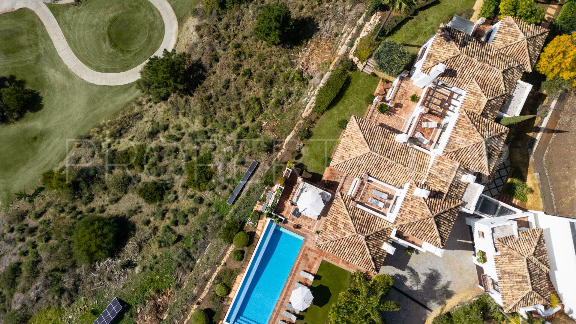 Se vende villa en Lomas de La Quinta