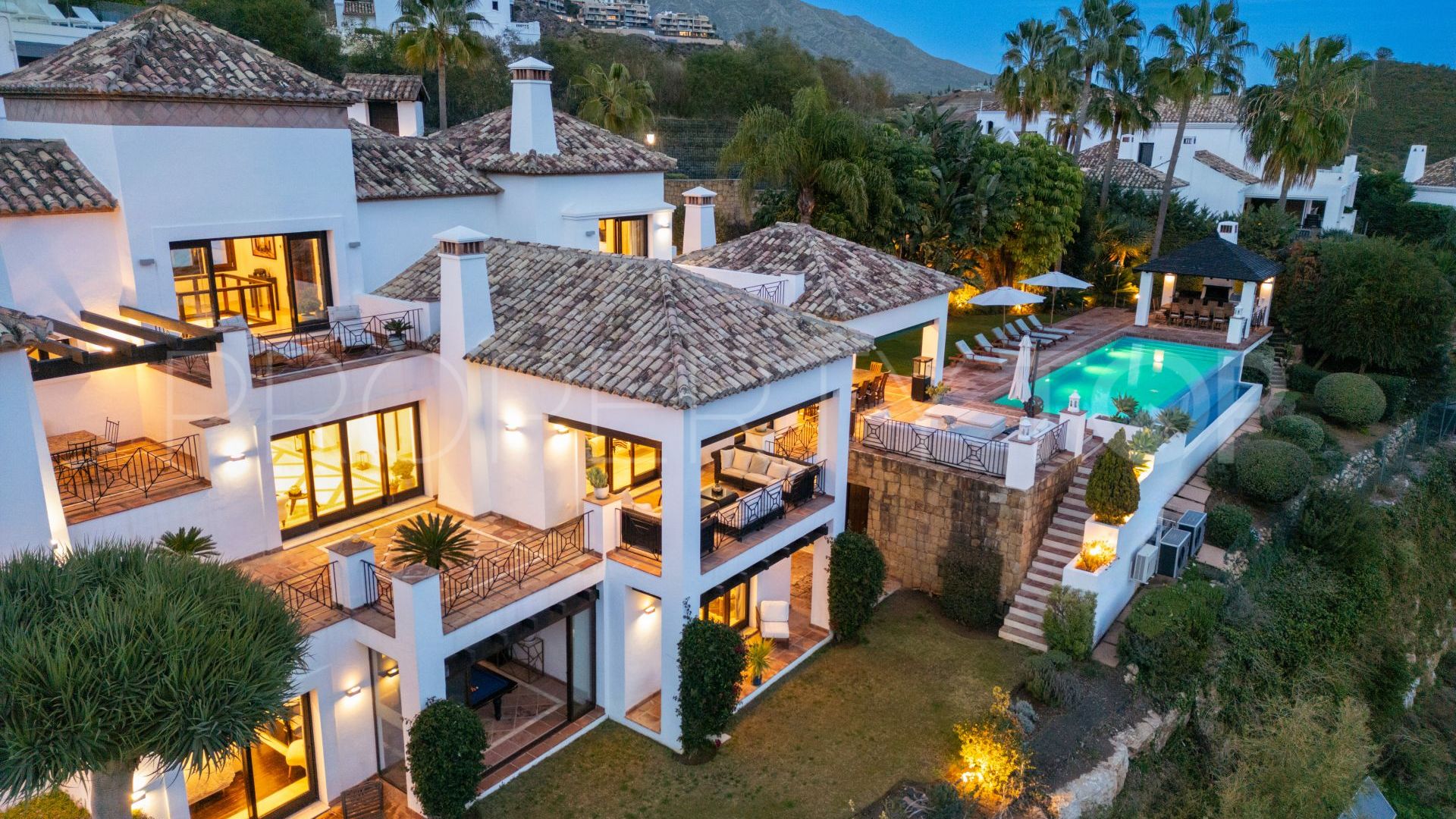 Se vende villa en Lomas de La Quinta