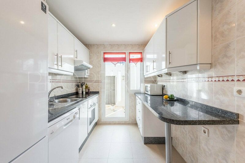 Se vende atico duplex de 2 dormitorios en Nueva Andalucia