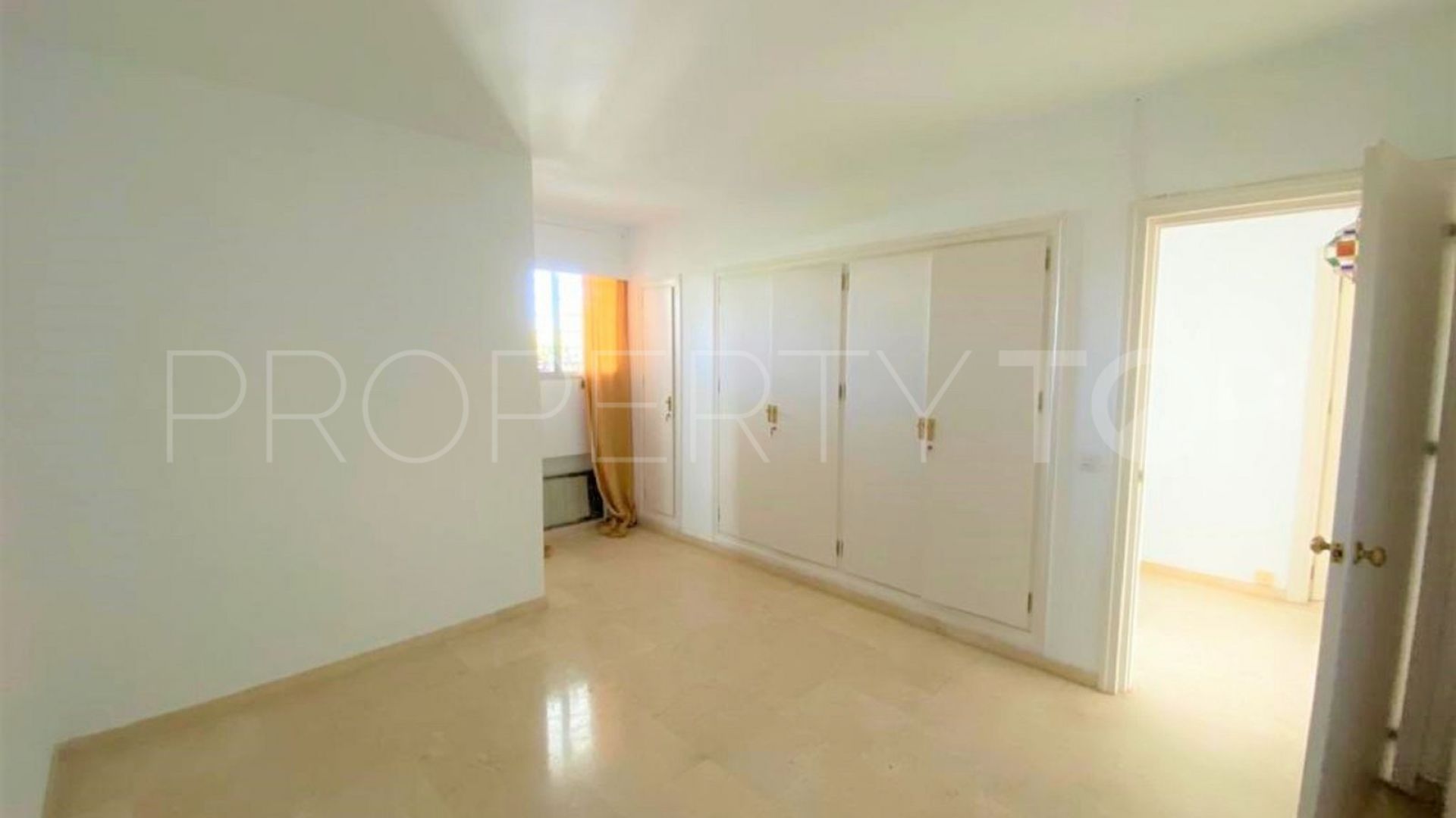 For sale 3 bedrooms apartment in Guadalmina Alta