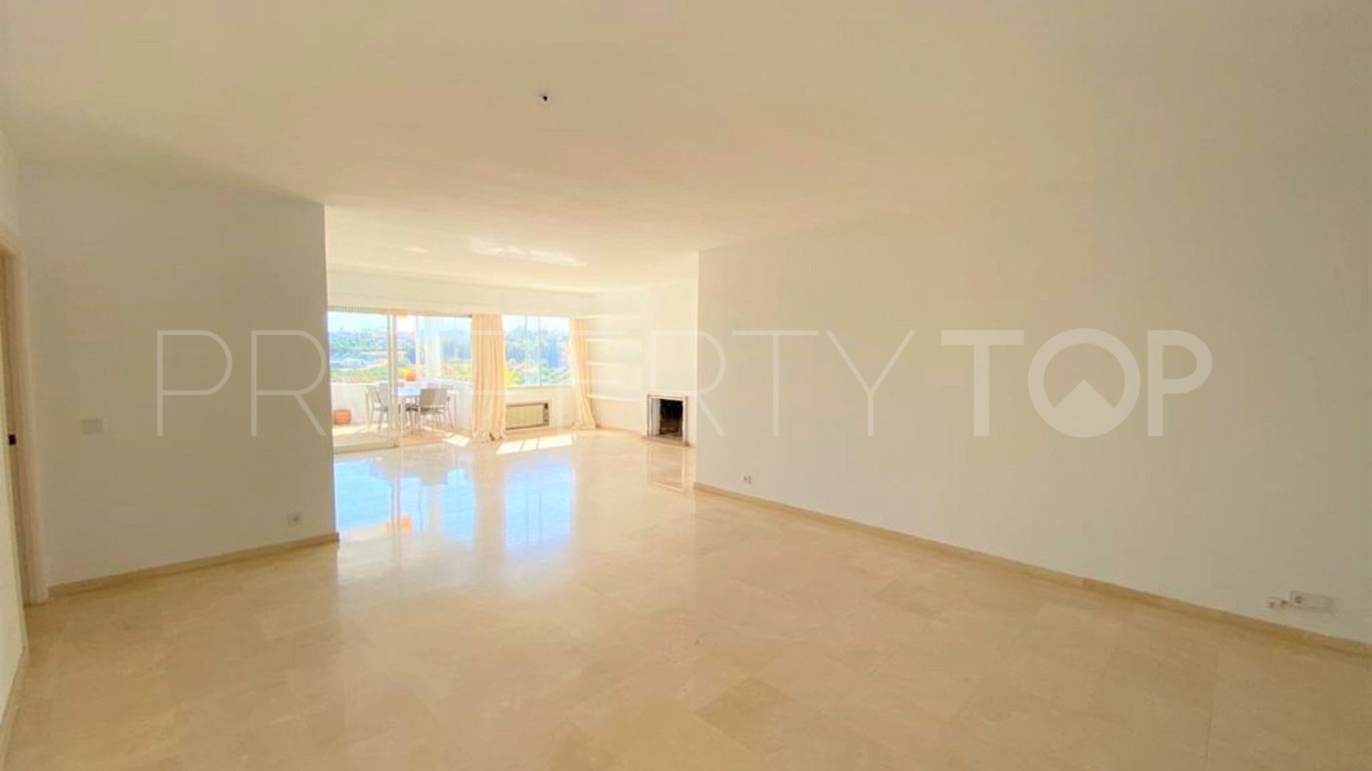 For sale 3 bedrooms apartment in Guadalmina Alta