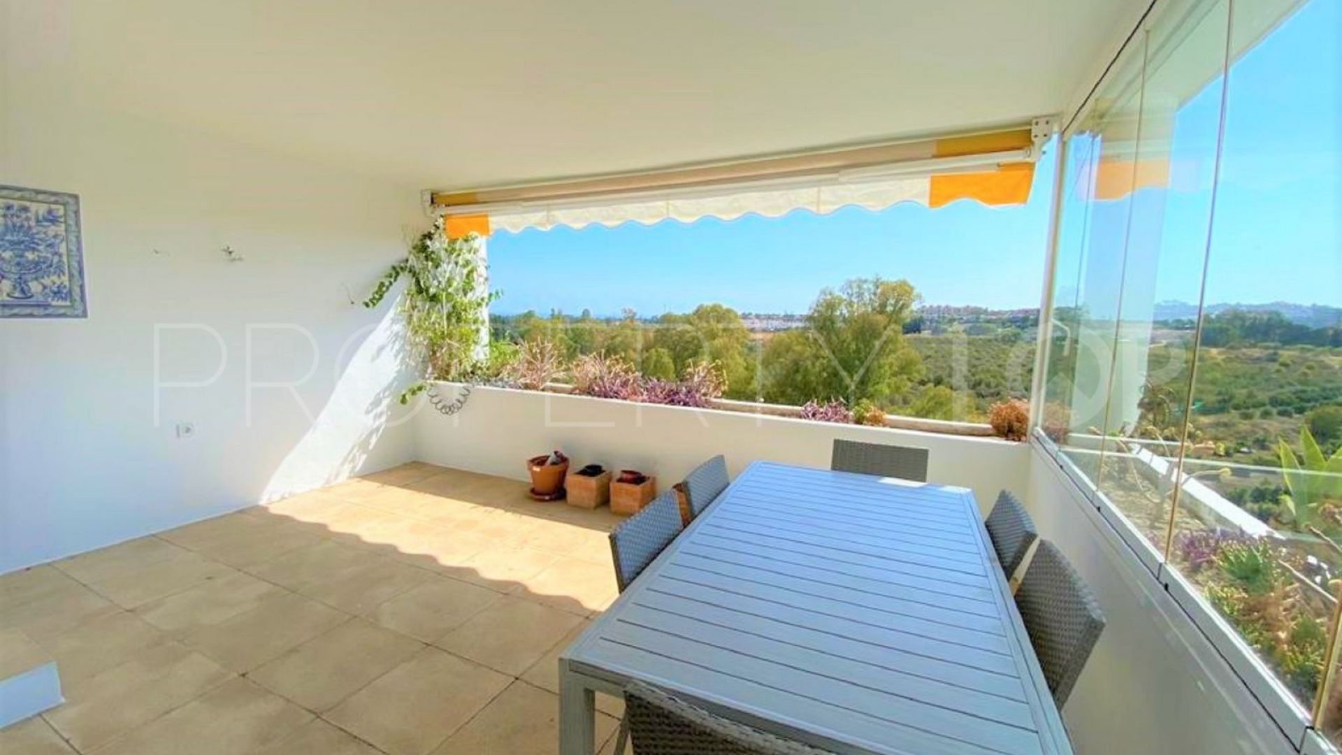 For sale 3 bedrooms apartment in Guadalmina Alta