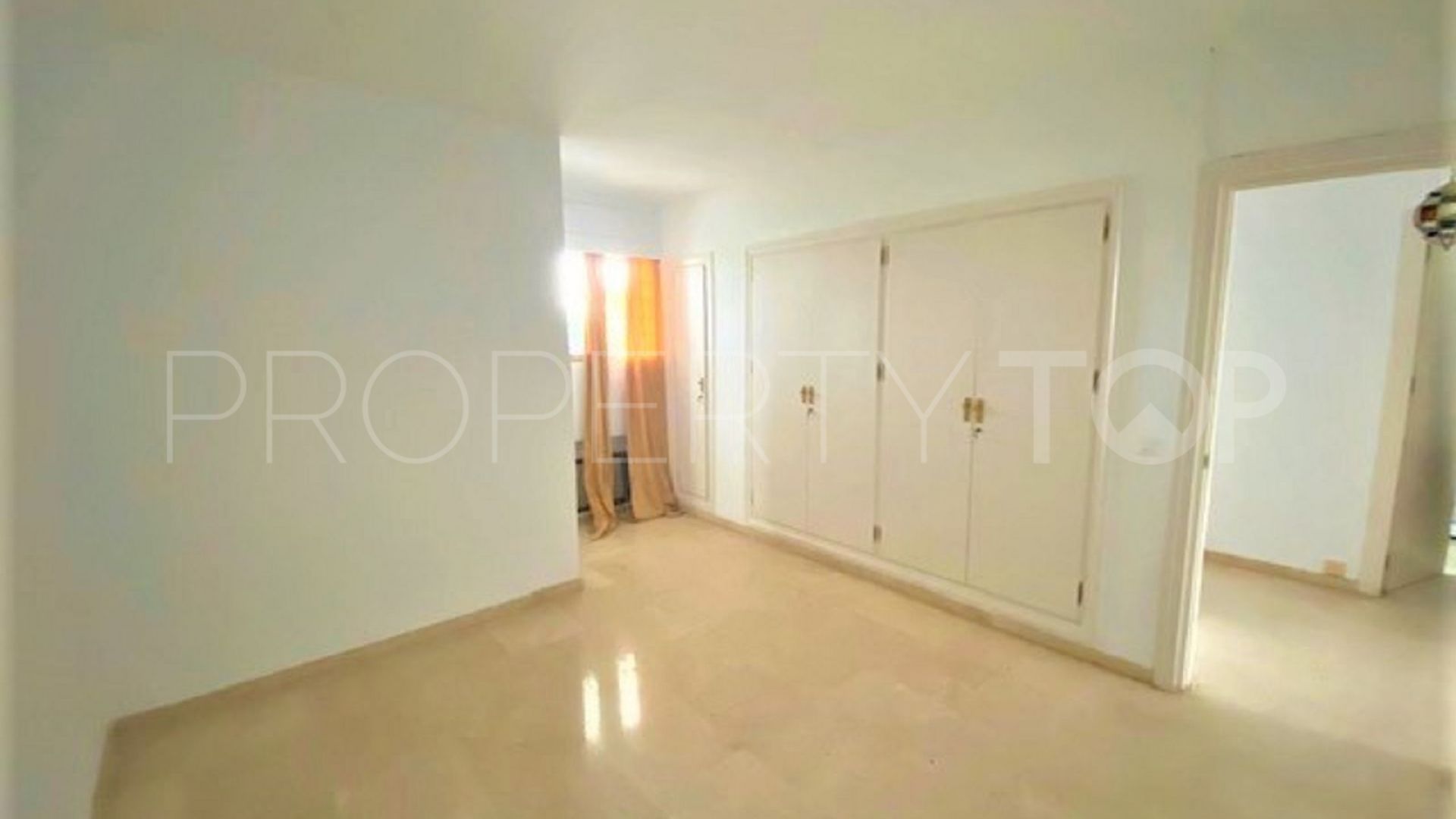 For sale 3 bedrooms apartment in Guadalmina Alta