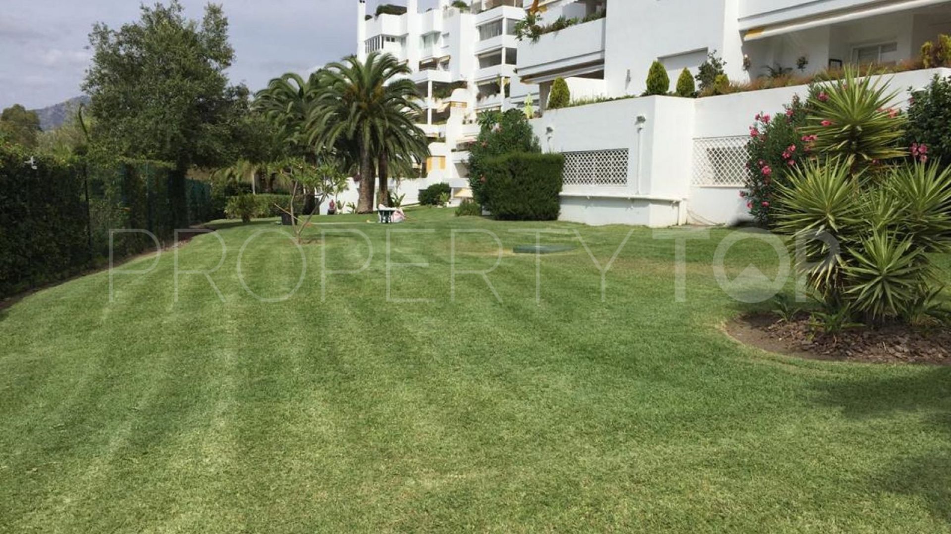 For sale 3 bedrooms apartment in Guadalmina Alta