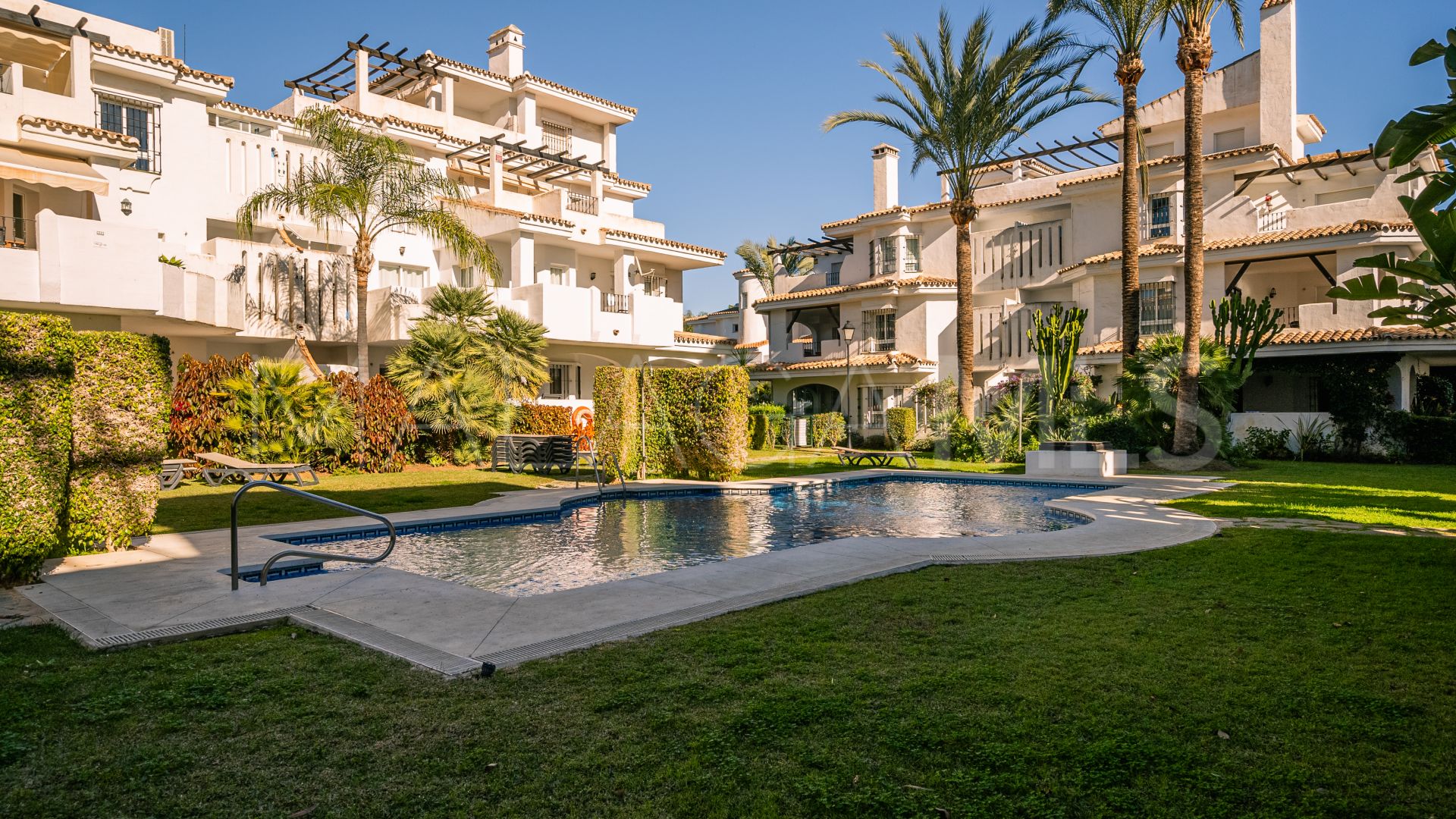 Penthaus for sale in Los Naranjos de Marbella