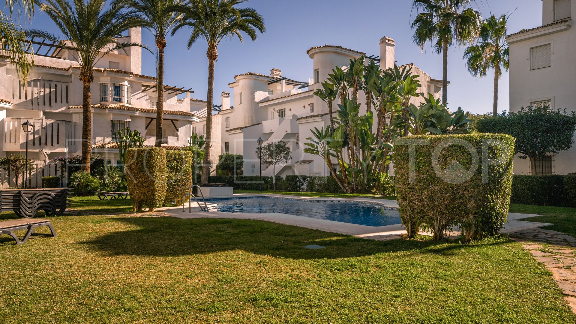 Penthouse for sale in Los Naranjos de Marbella