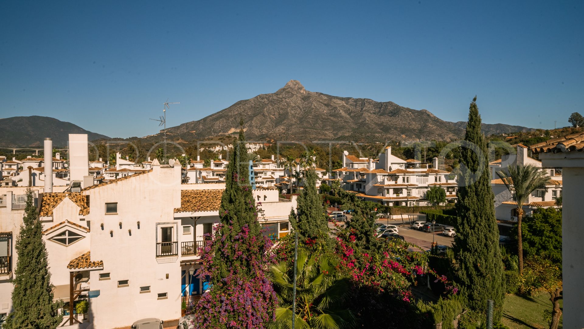 Penthouse for sale in Los Naranjos de Marbella