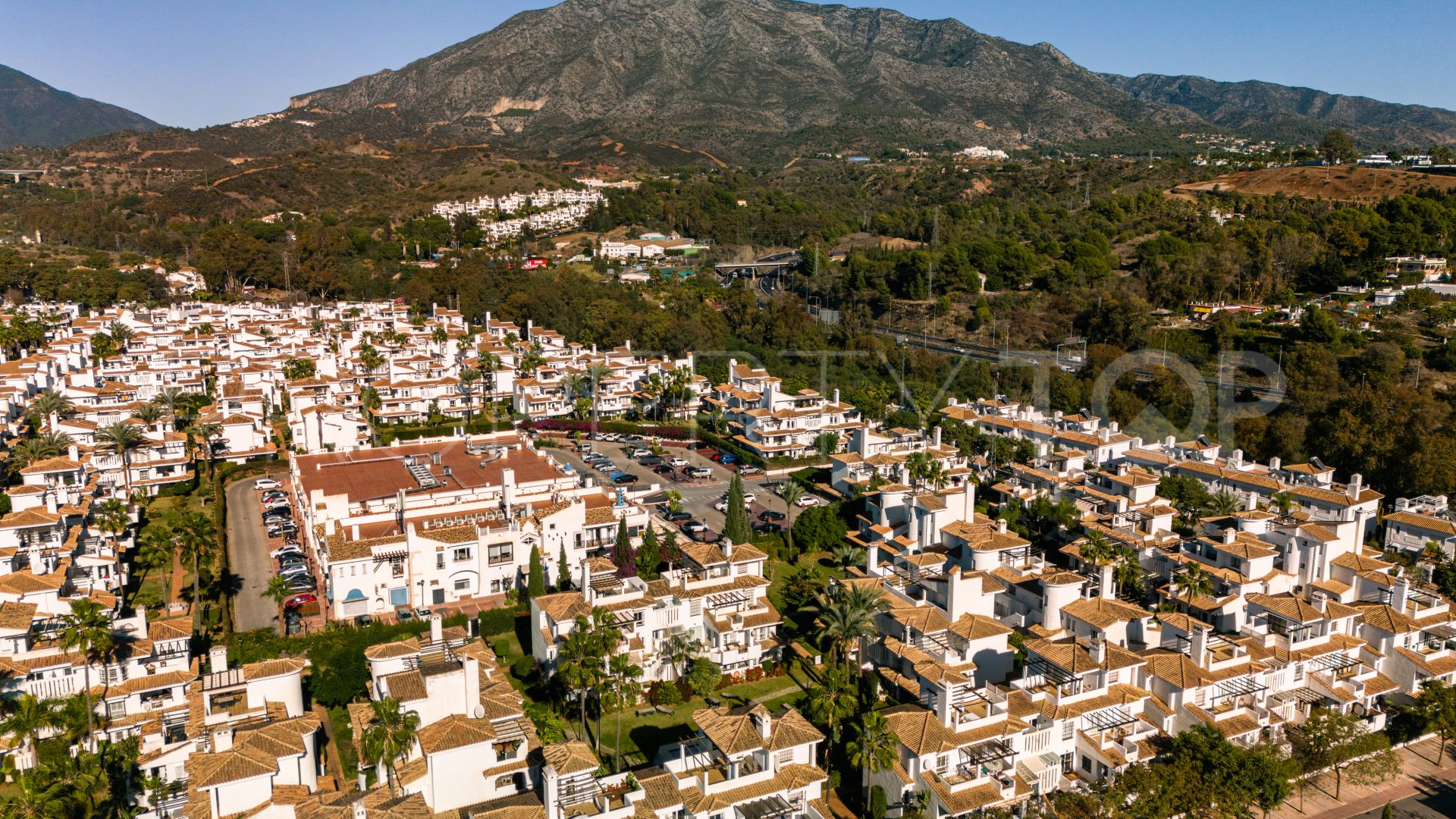 Penthouse for sale in Los Naranjos de Marbella