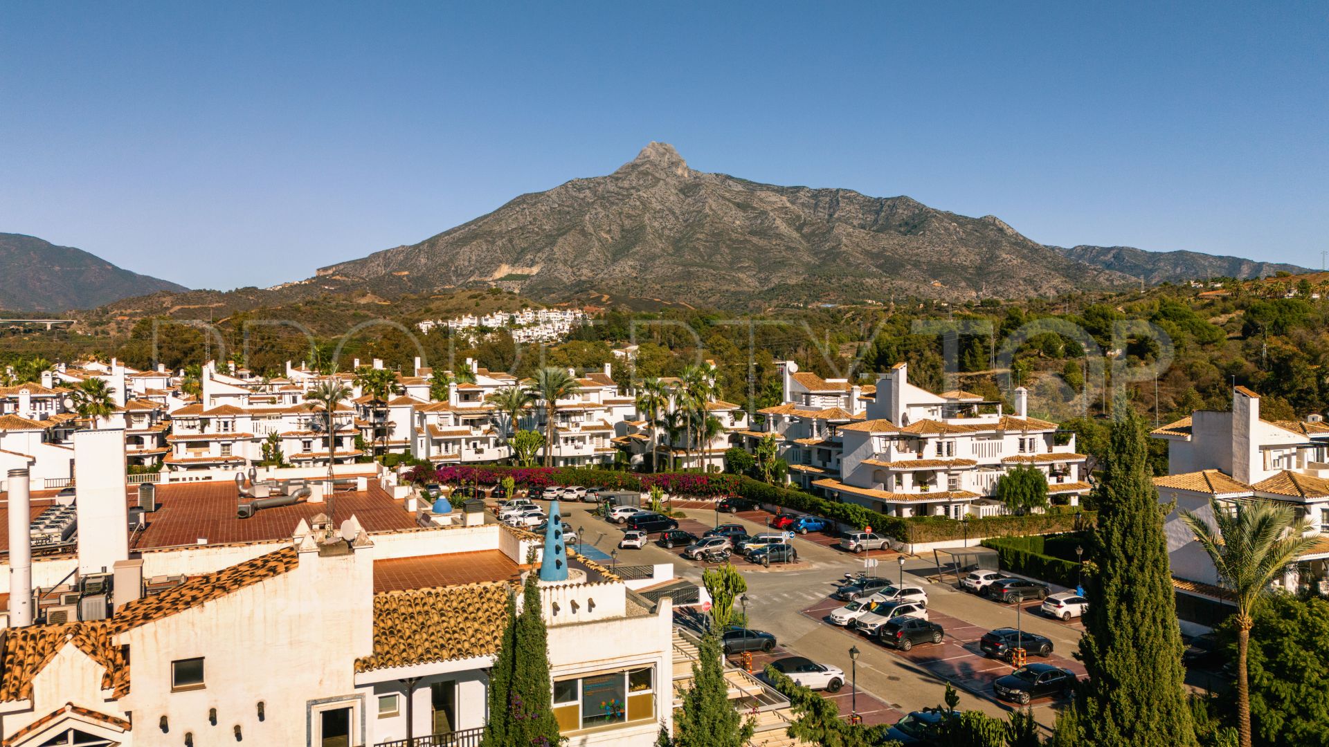 Penthouse for sale in Los Naranjos de Marbella