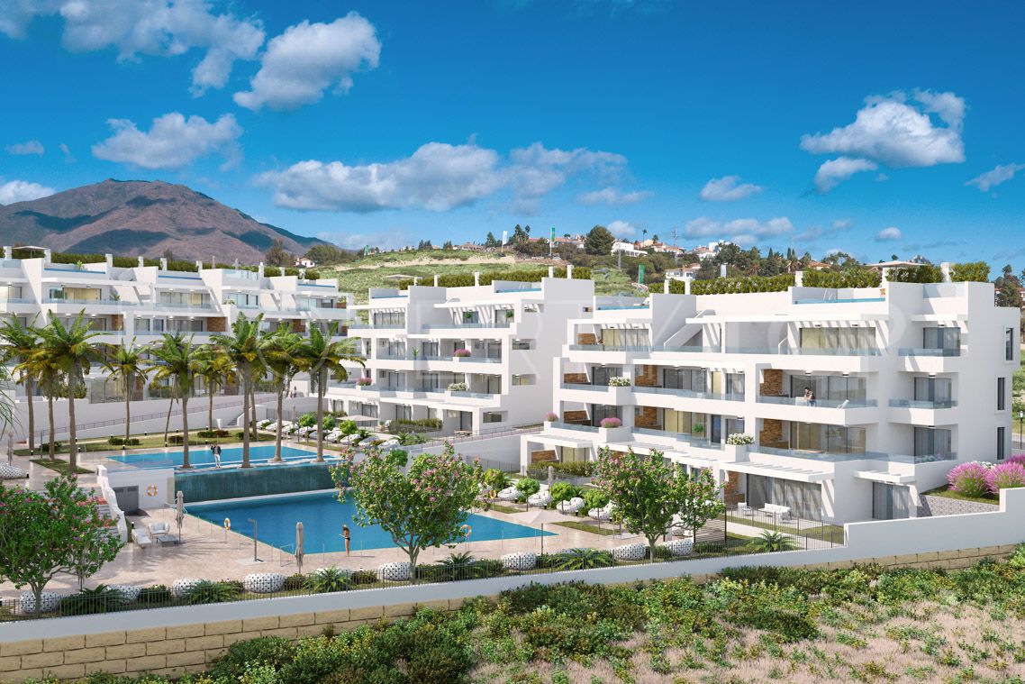 Apartamento planta baja de 2 dormitorios a la venta en Estepona Golf