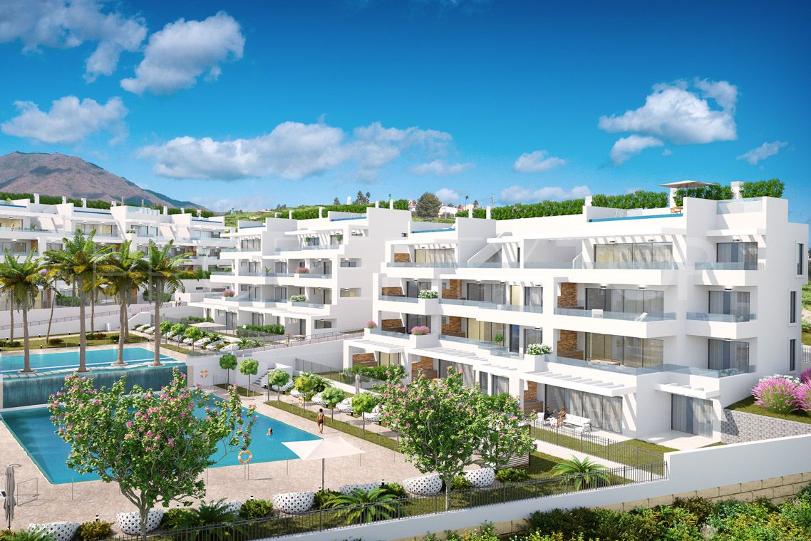 Apartamento planta baja de 2 dormitorios a la venta en Estepona Golf